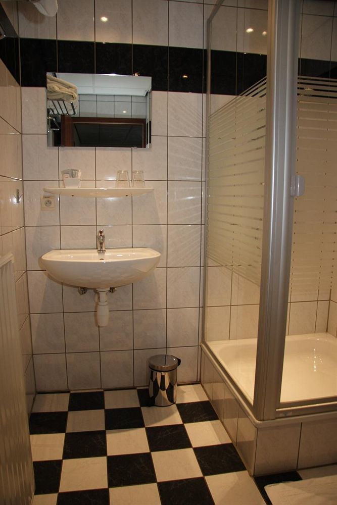 Hotel Royal Зелзате Экстерьер фото